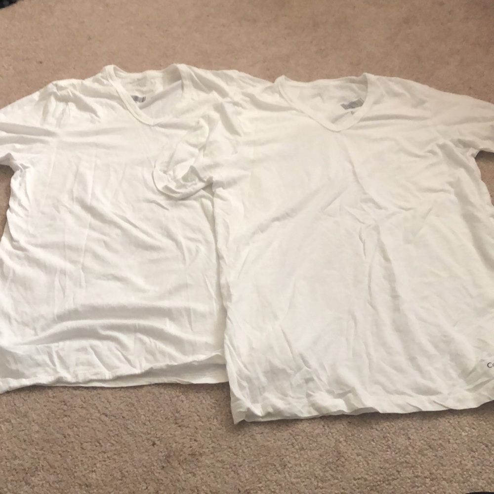 2X NWOT Calvin Klein Men’s Cotton Stretch V-Neck t-shirt. S